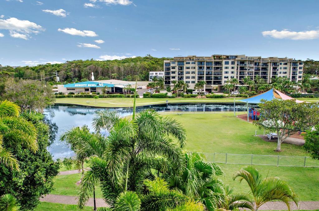 Ocean Boulevard Alexandra Headland Exterior photo